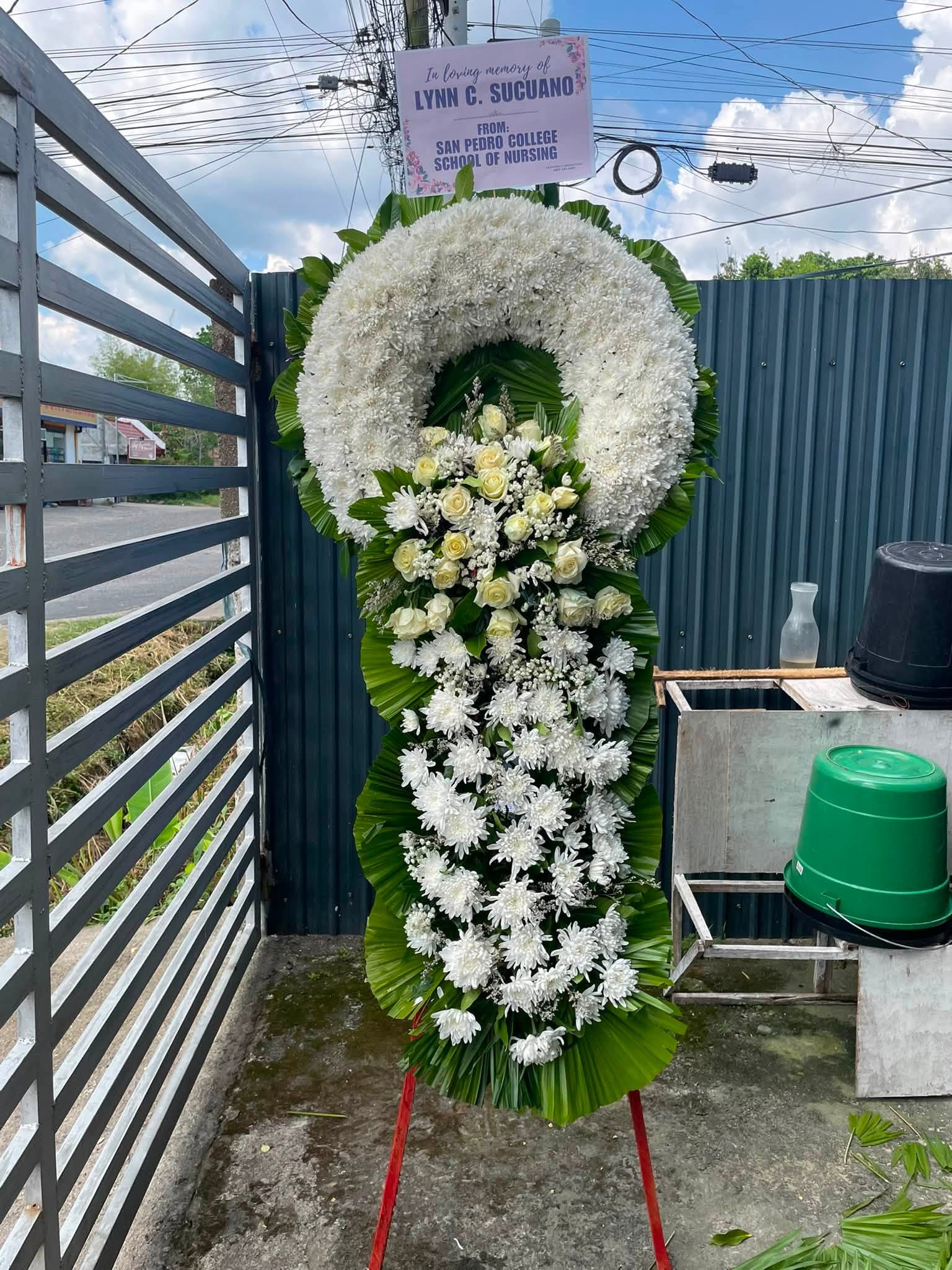 Circle Design Funeral Arrangement